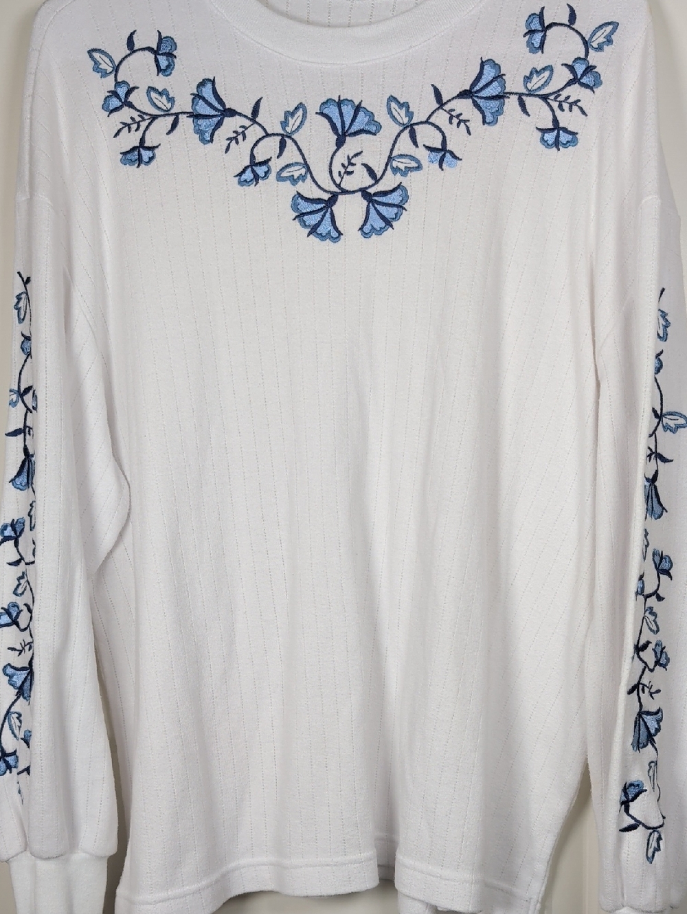 White Embroidered Floral Long-Sleeve Top - Blue Detail - Picture 9 of 10